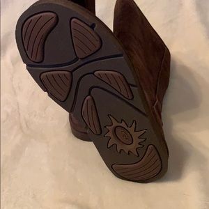 UGG Shoes - Size 9 Uggs UGG Shoes - Size 9 Uggs